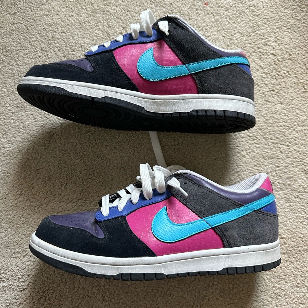 Low Rise Nike Sneakers